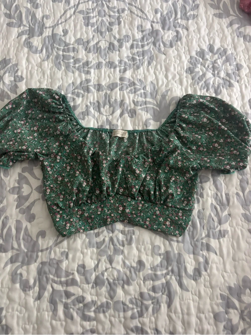 Altar'd State Green Floral Puff-Sleeve Crop Top